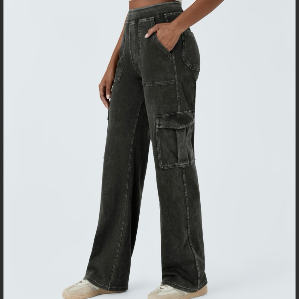 NWOT HALARA Stretch Cargo Jeans